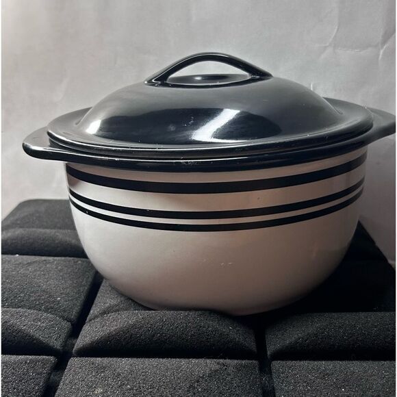 Corelle Cordinates stoneware microwave and oven safe 1-1/2 qt 1.42L white - Picture 1 of 11